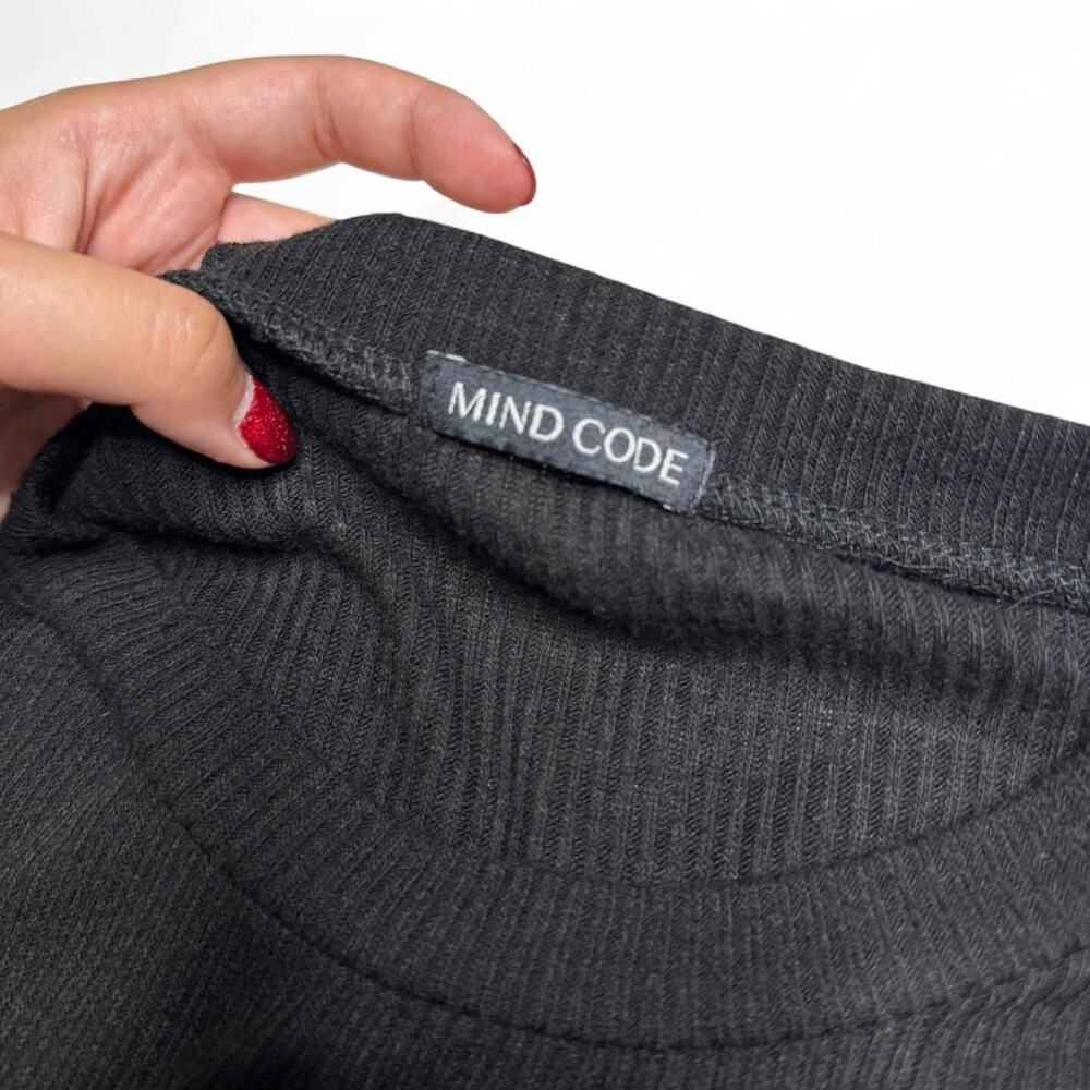 Black Ribbed Knot Front Crop Top by Mind Code Size Large - Picture 6 of 8